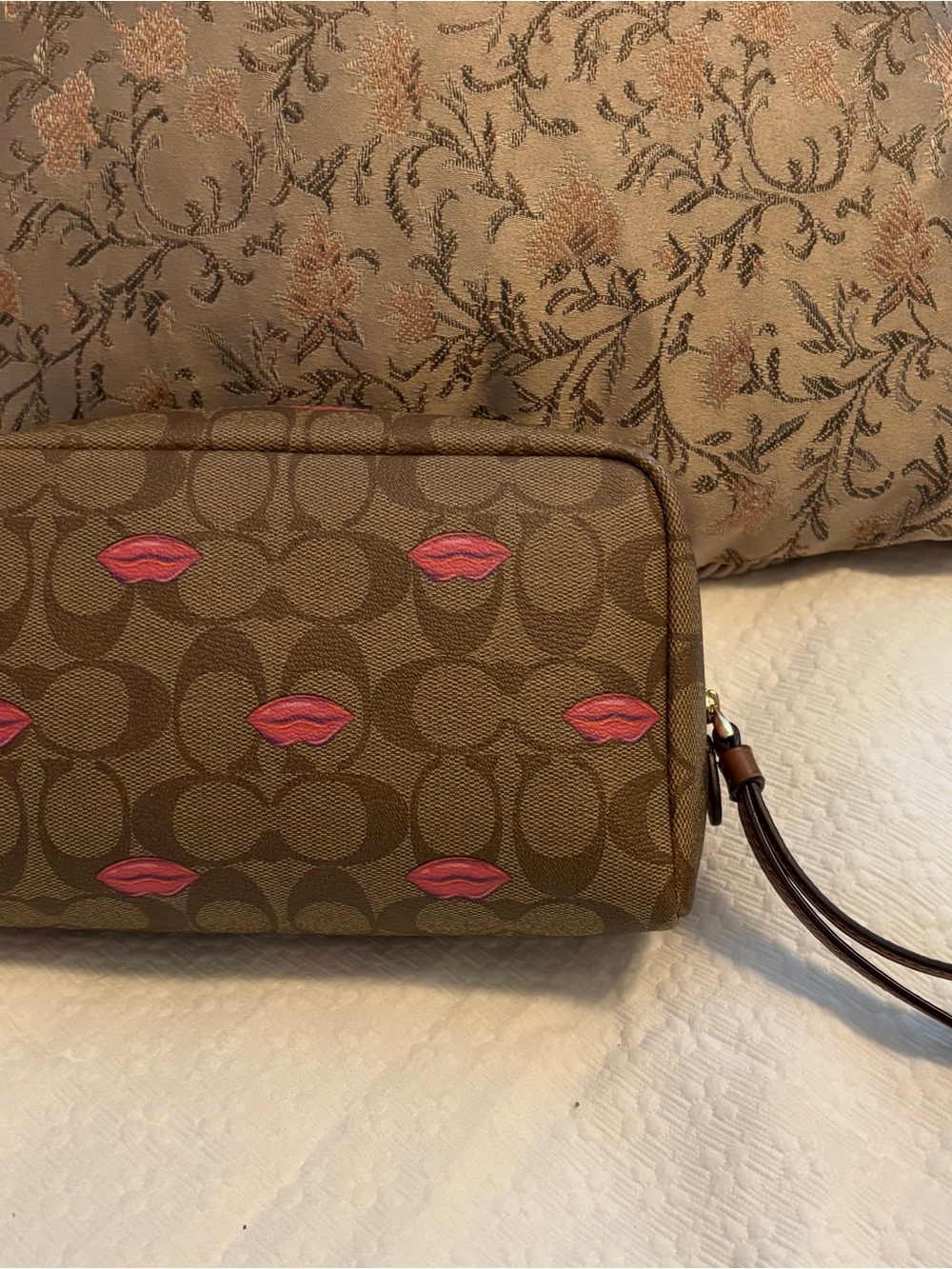 Coach Signature Khaki/Redwood Lips Boxy 20 case/wristlet - Picture 4 of 10
